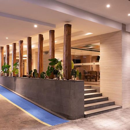 Aveta Hotel Malioboro ジョグジャカルタ エクステリア 写真