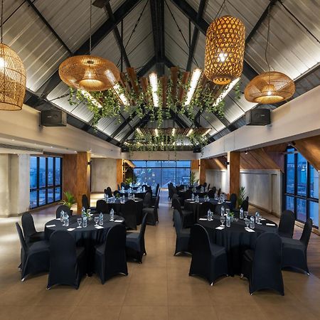 Aveta Hotel Malioboro ジョグジャカルタ エクステリア 写真