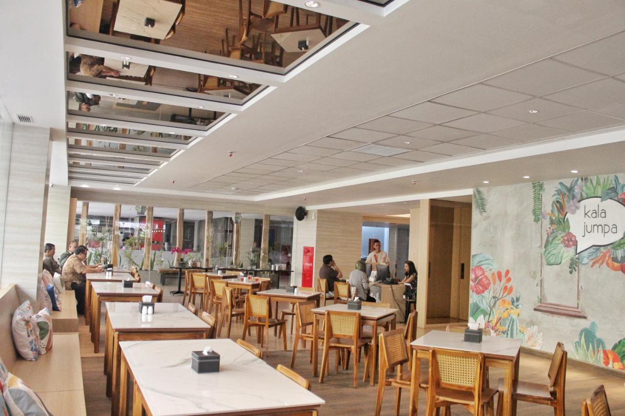Aveta Hotel Malioboro ジョグジャカルタ エクステリア 写真