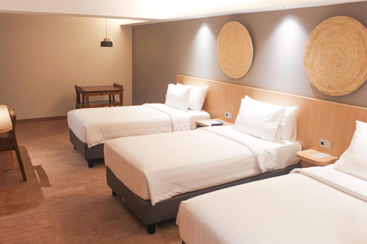 Aveta Hotel Malioboro ジョグジャカルタ エクステリア 写真